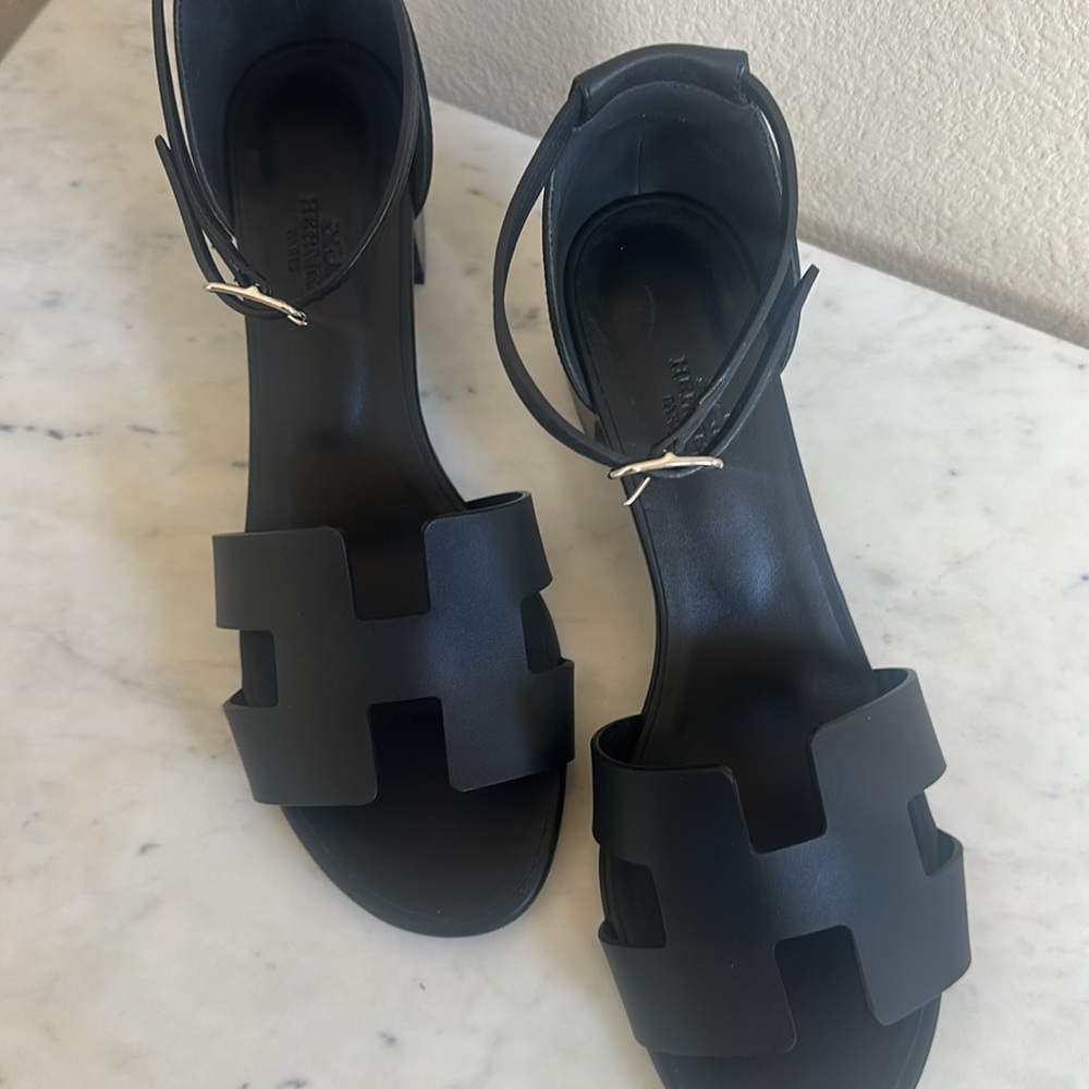 Hermes Encens 50 Sandal (size 40)